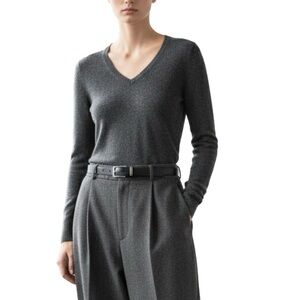 Uniqlo Premium Merino cashmere charcoal grey fitted v neck old money sweater M